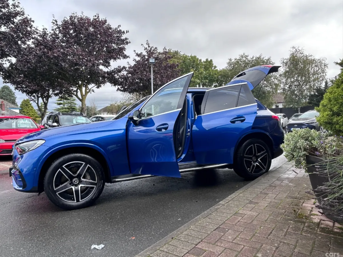 Mercedes-Benz GLC SUV, Petrol Plug-in Hybrid, 2023, Blue