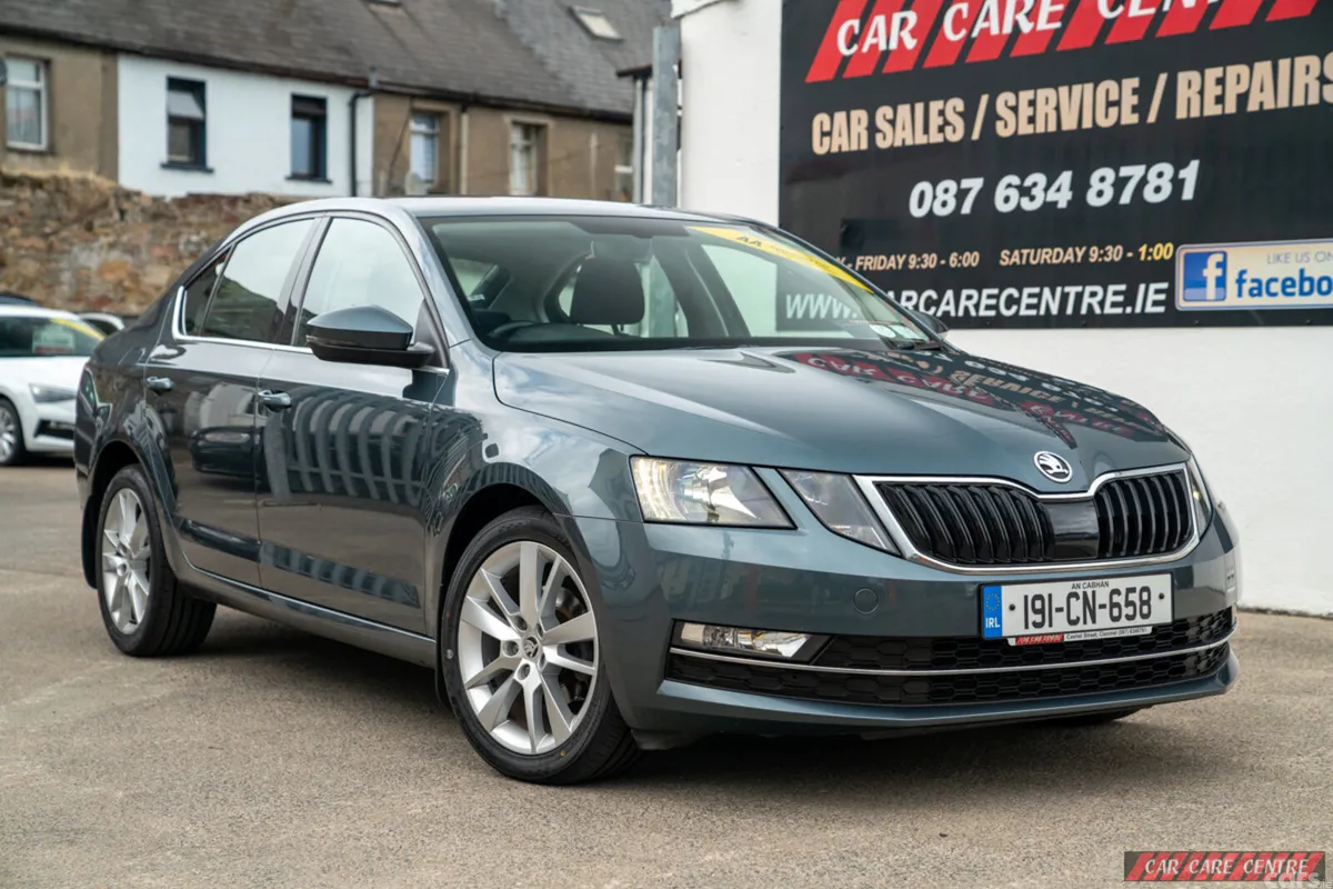 Skoda Octavia Saloon, Diesel, 2019, Grey