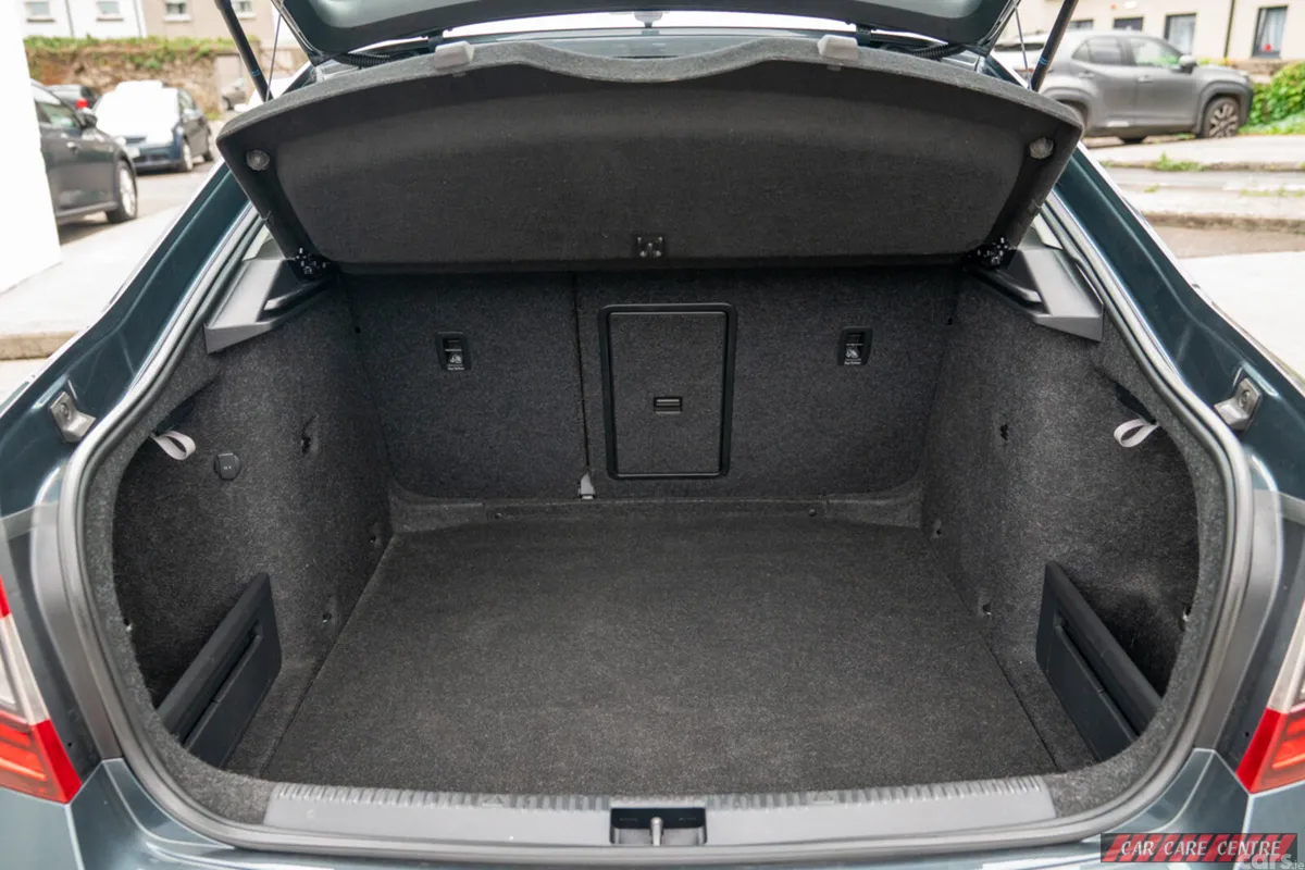 Skoda Octavia Saloon, Diesel, 2019, Grey