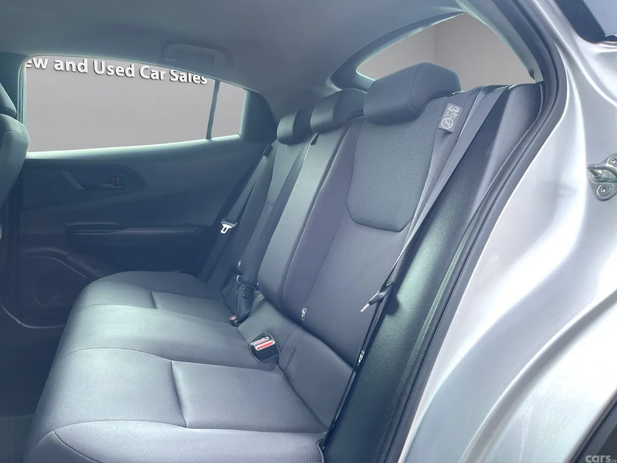 Toyota Prius Saloon, Petrol Hybrid, 2023, Silver