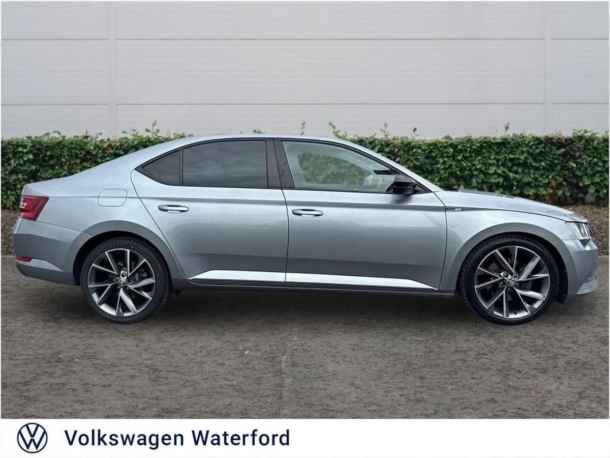 Skoda Superb Hatchback, Diesel, 2018, Grey