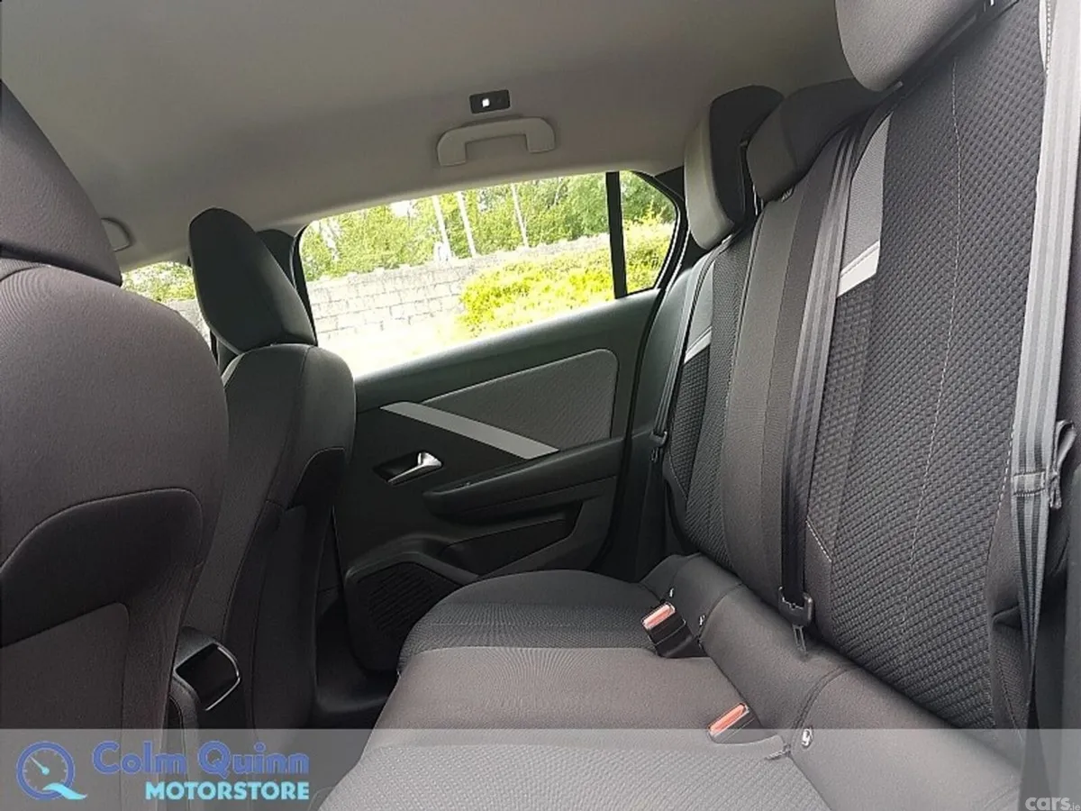 Opel Astra Hatchback, Petrol, 2023, Black