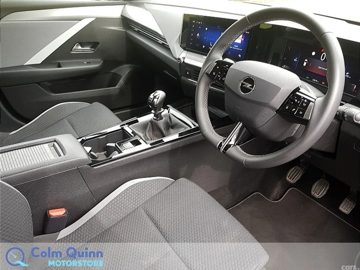 Opel Astra Hatchback, Petrol, 2023, Black