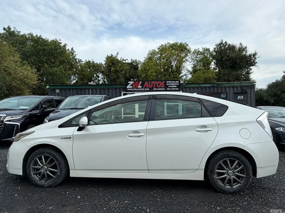 Toyota Prius Hatchback, Petrol Hybrid, 2012, White
