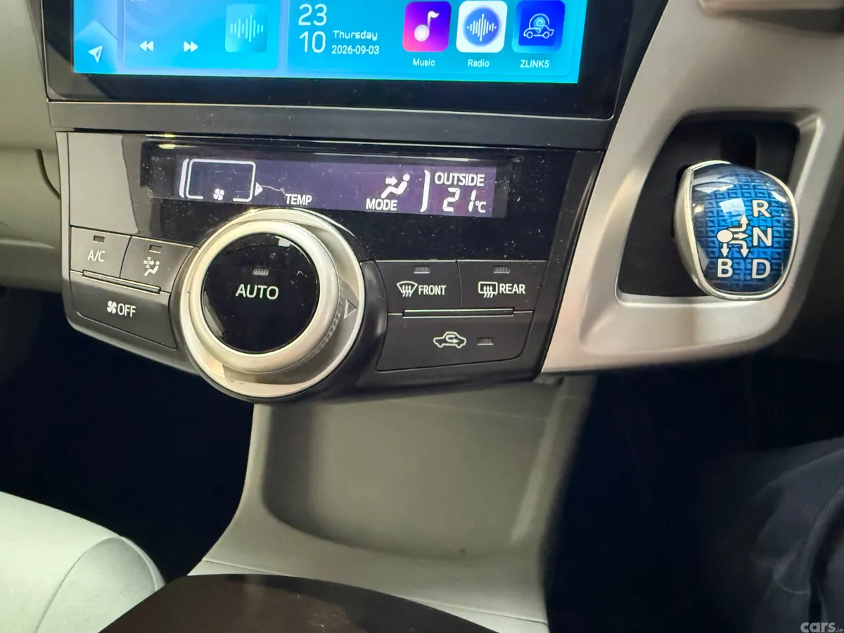 Toyota Prius MPV, Petrol Hybrid, 2015, White