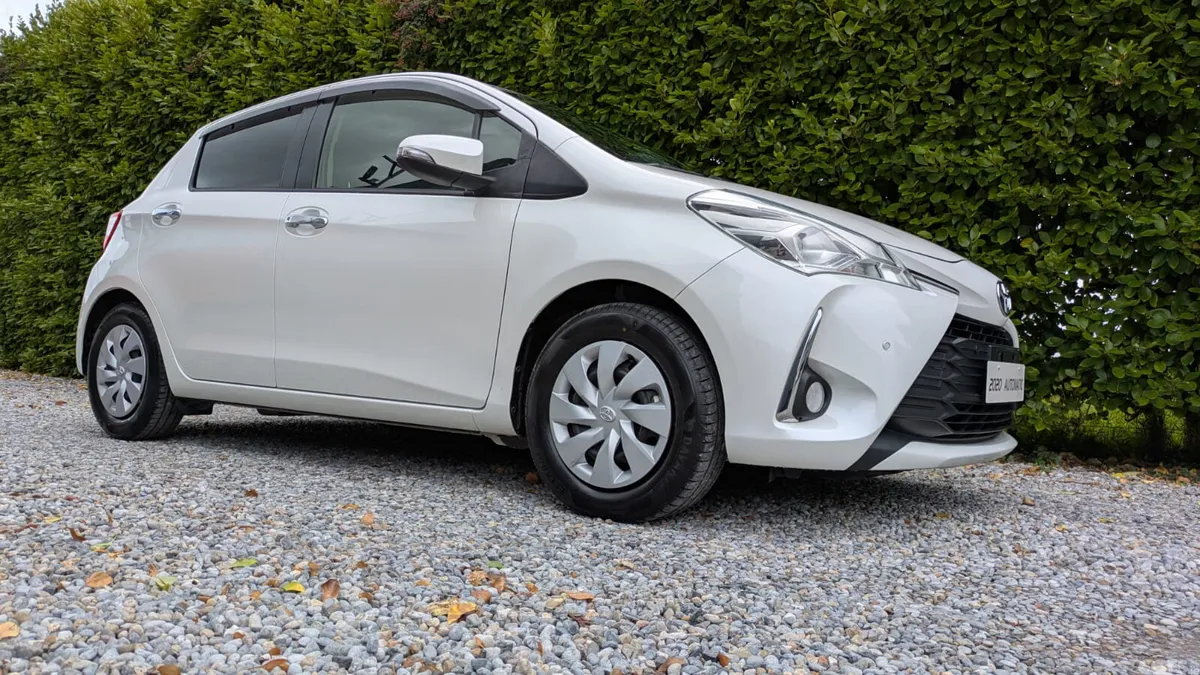 Toyota Yaris Hatchback, Petrol, 2020, White