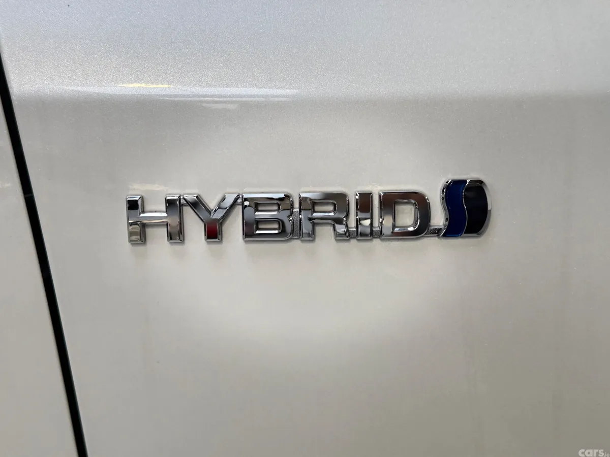 Toyota Prius MPV, Petrol Hybrid, 2015, White