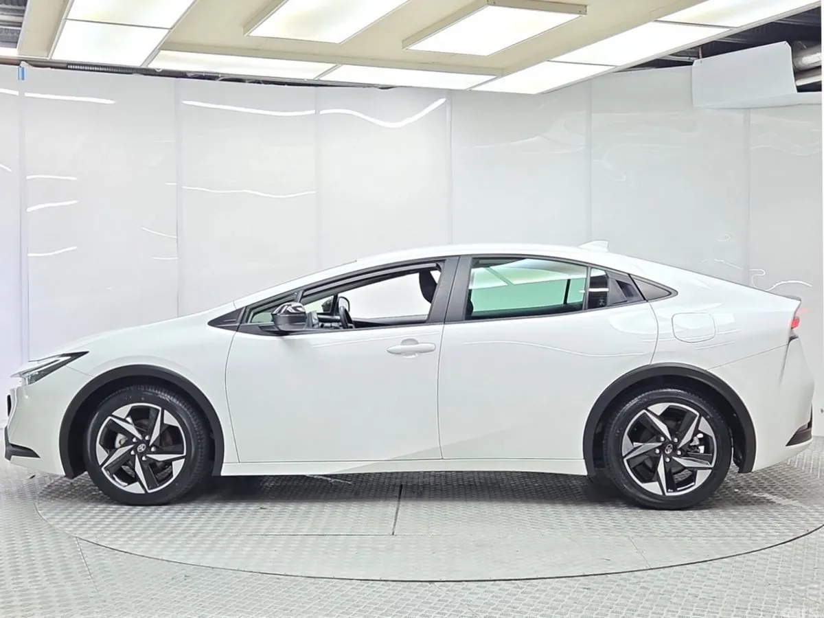 Toyota Prius Hatchback, Petrol Hybrid, 2023, White