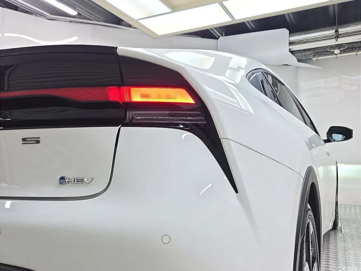 Toyota Prius Hatchback, Petrol Hybrid, 2023, White