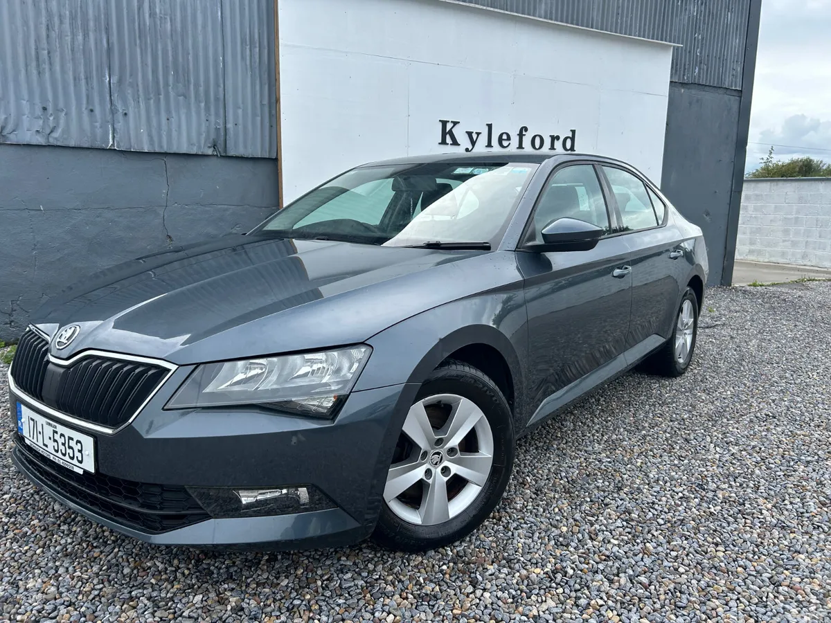 Skoda Superb Hatchback, Diesel, 2017, Grey