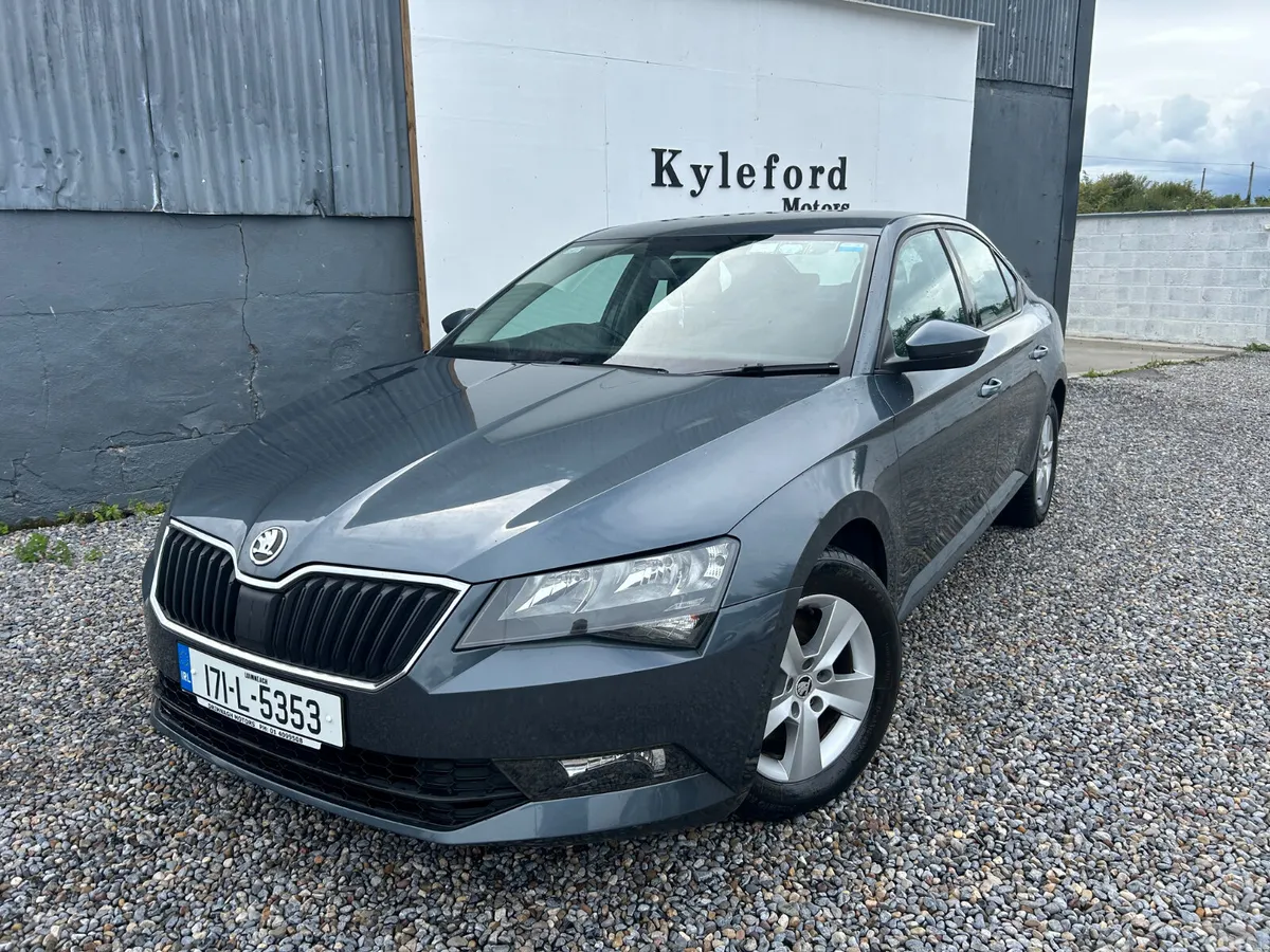 Skoda Superb Hatchback, Diesel, 2017, Grey