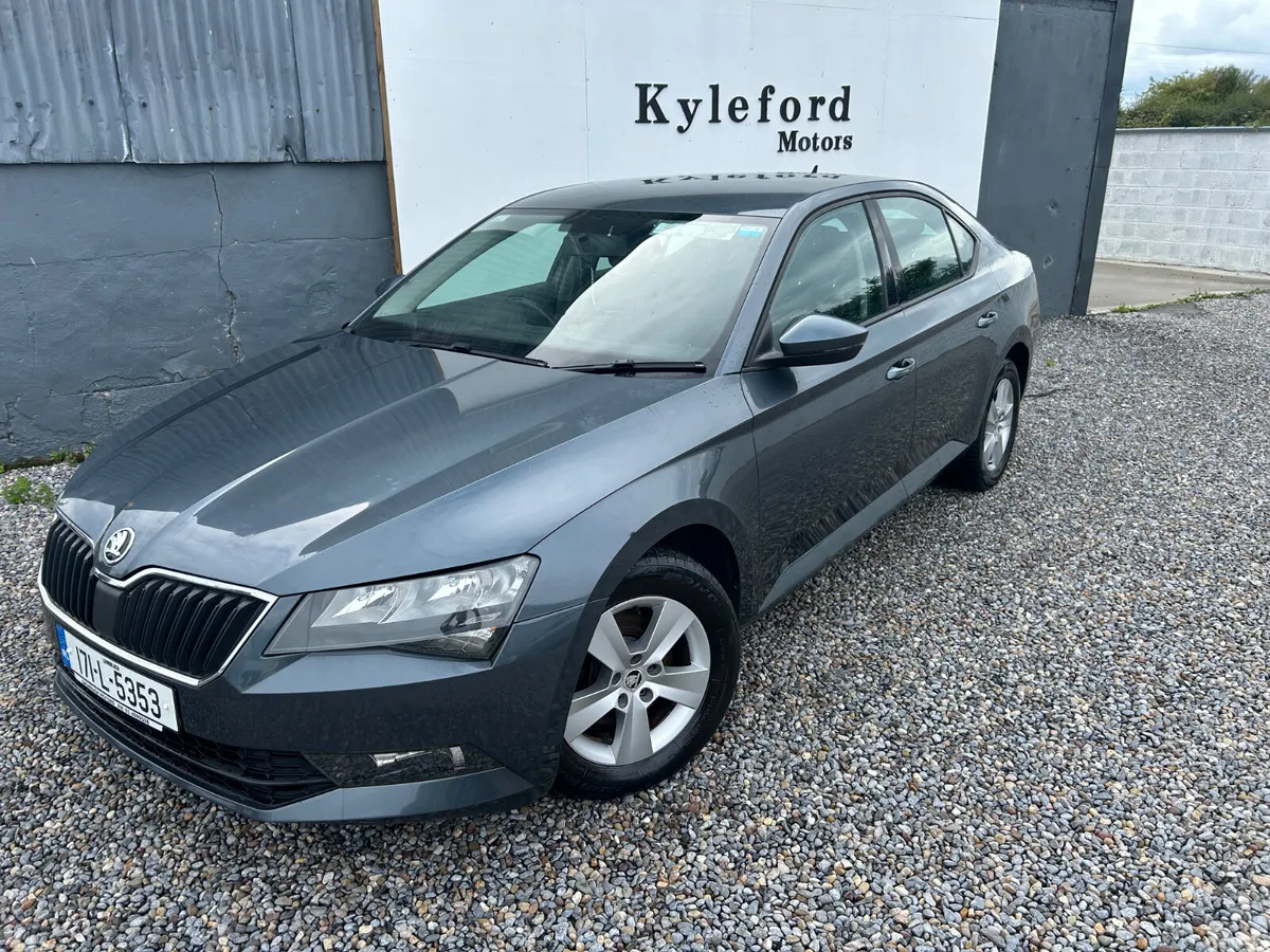Skoda Superb Hatchback, Diesel, 2017, Grey