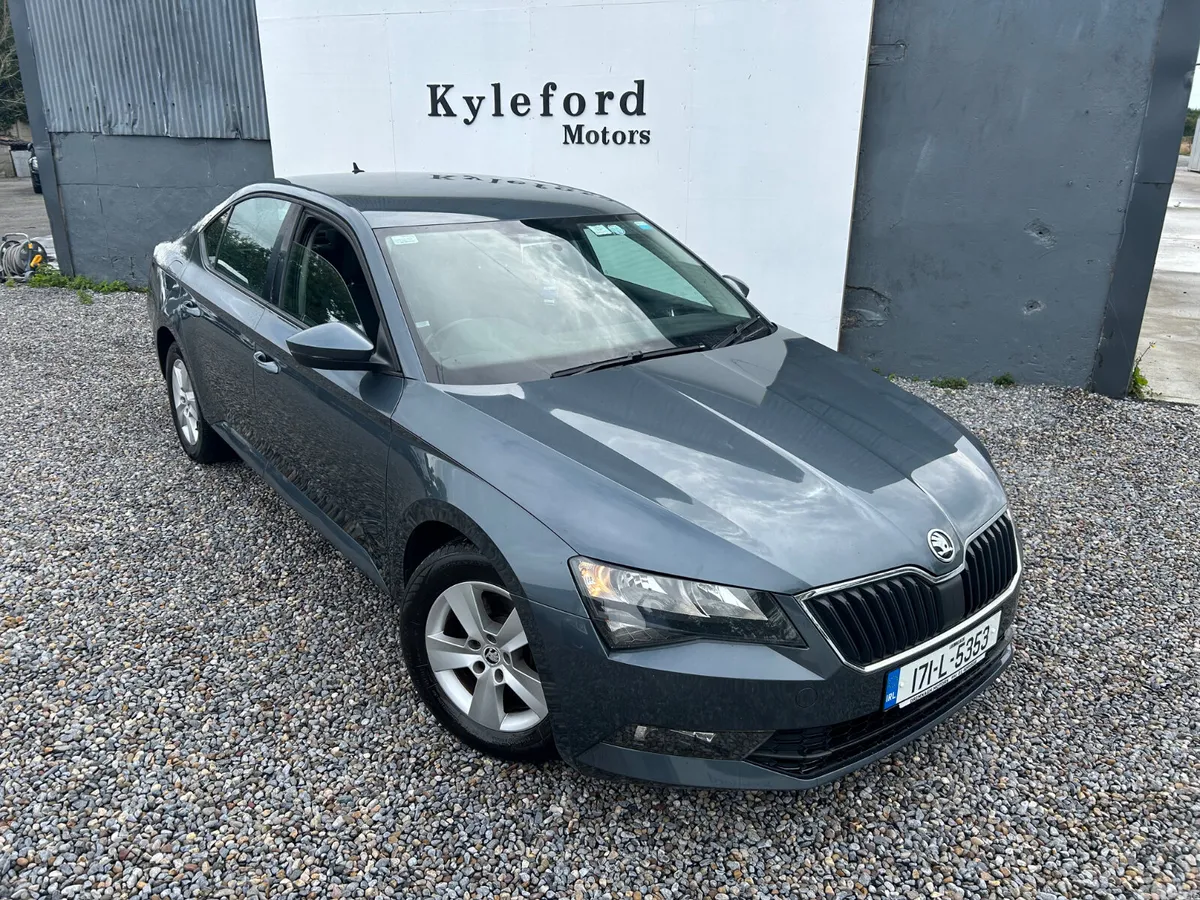 Skoda Superb Hatchback, Diesel, 2017, Grey