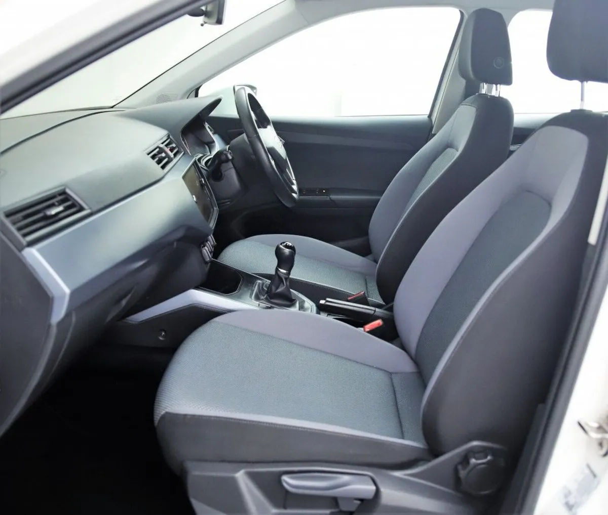 SEAT Arona SUV, Diesel, 2019, White