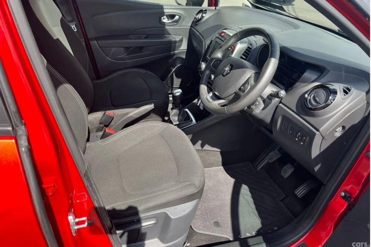 Renault Captur Hatchback, Diesel, 2019, Red
