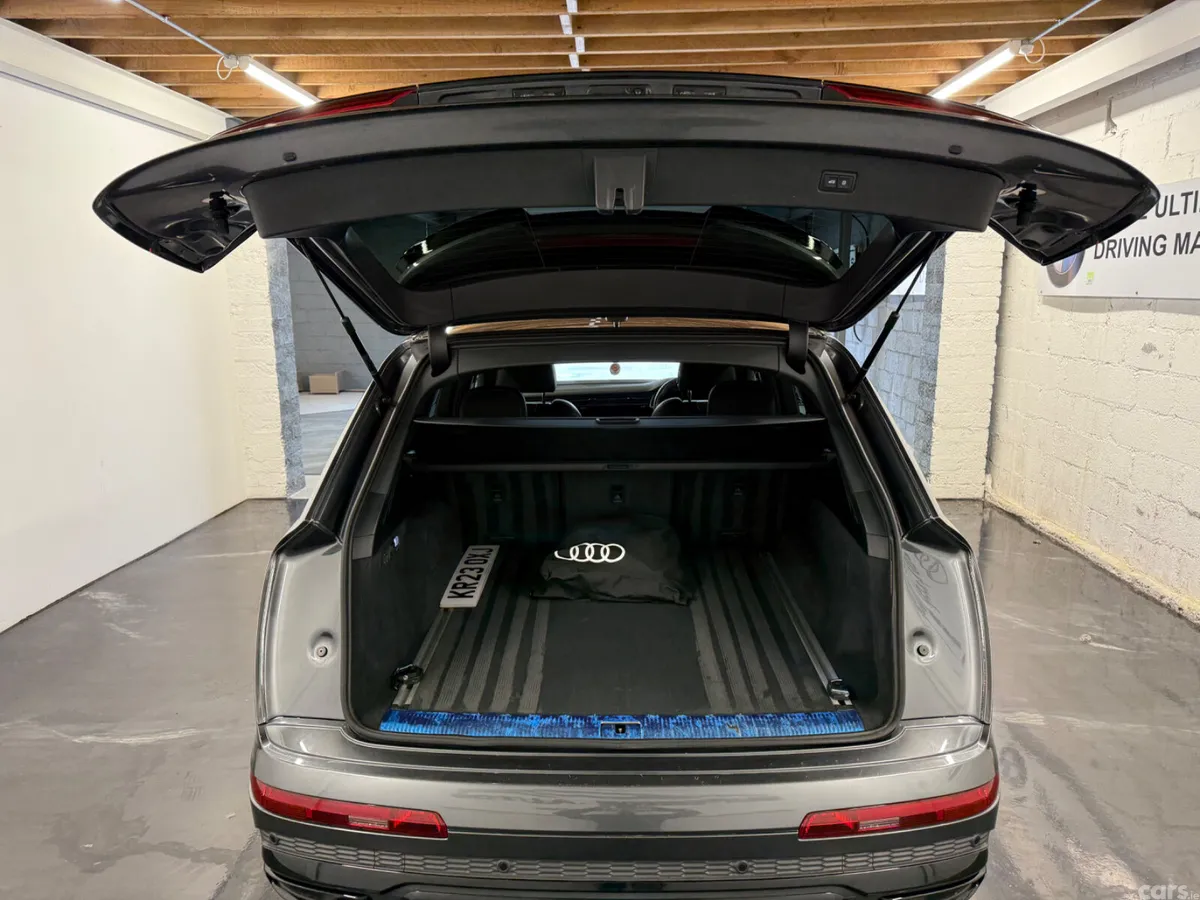 Audi Q7 SUV, Petrol Hybrid, 2023, Grey