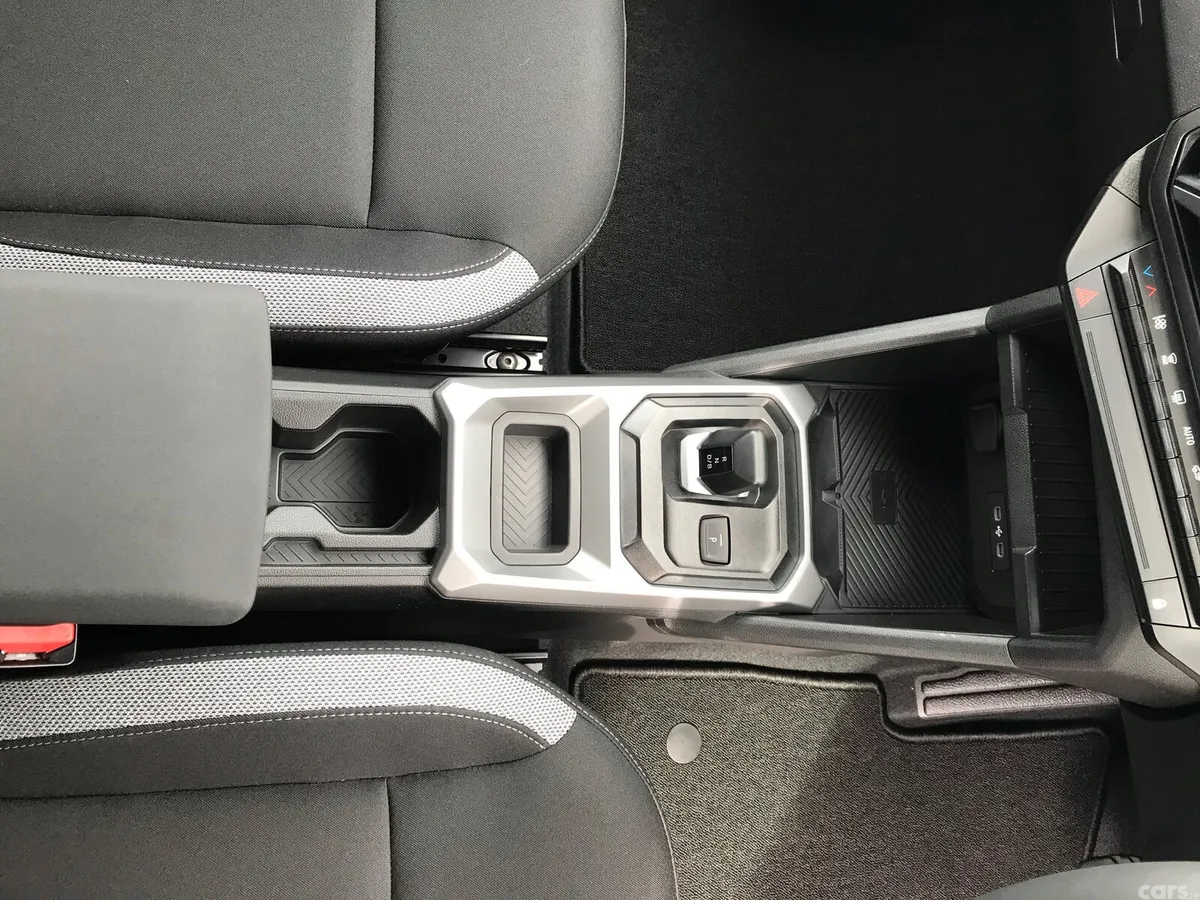 Dacia Duster SUV, Petrol Hybrid, 2026, Grey