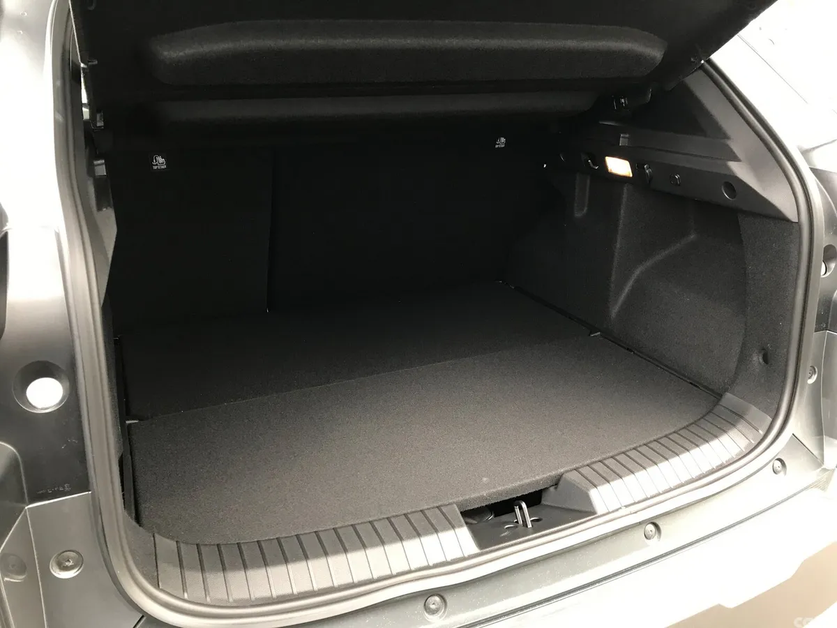 Dacia Duster SUV, Petrol Hybrid, 2026, Grey