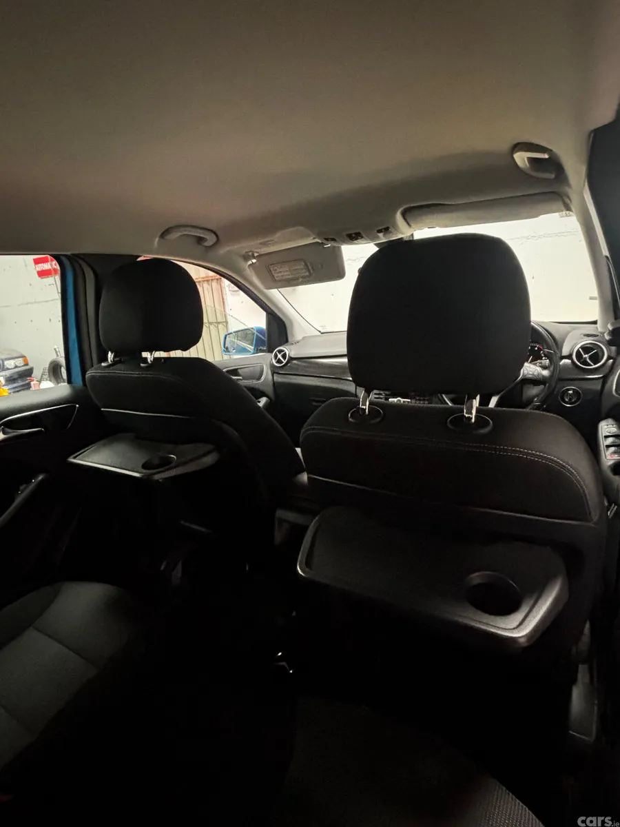 Mercedes-Benz B-Class Hatchback, Petrol, 2013, Blue