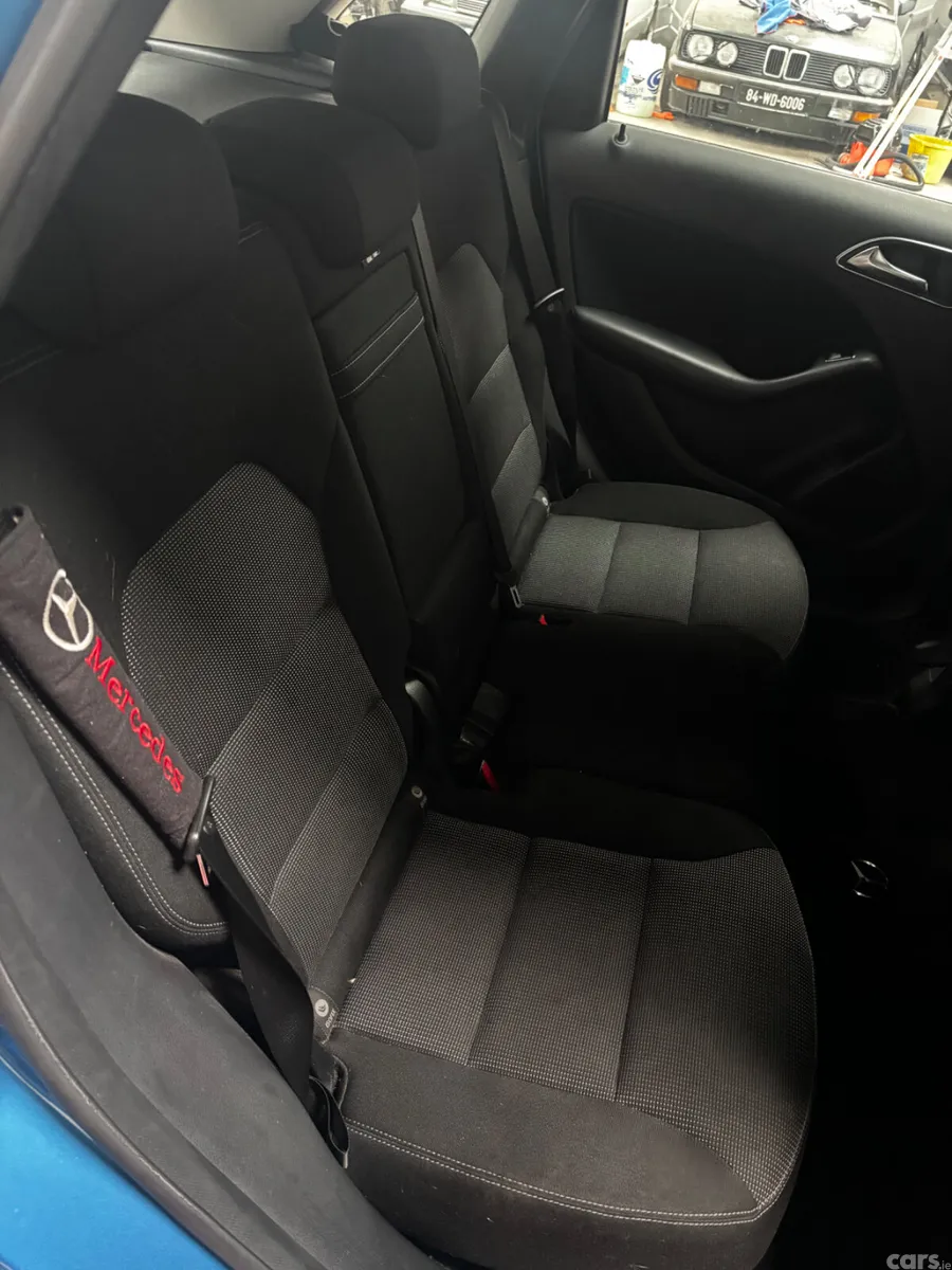 Mercedes-Benz B-Class Hatchback, Petrol, 2013, Blue