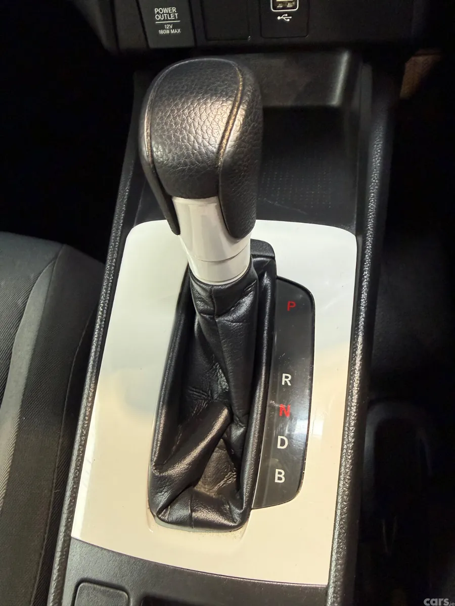 Honda Fit Hatchback, Petrol Hybrid, 2021, White