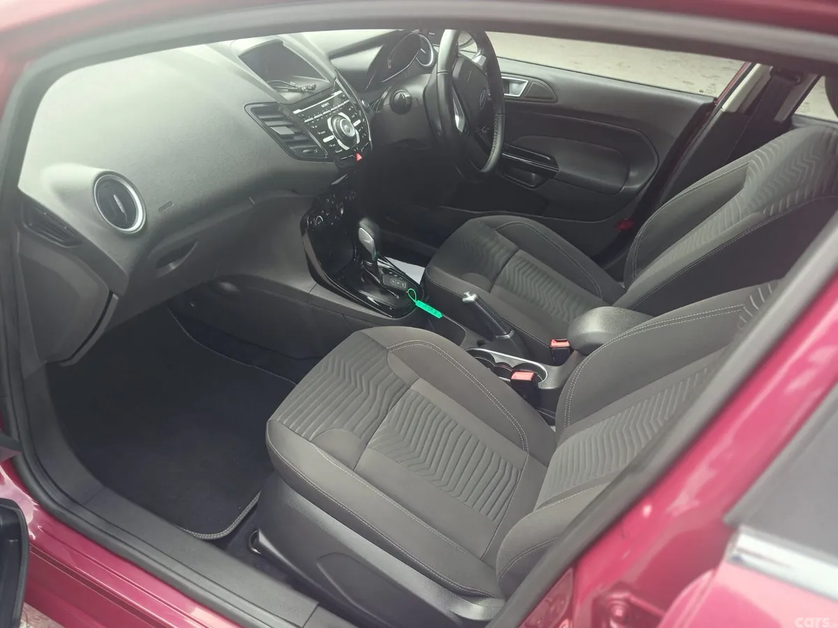 Ford Fiesta Hatchback, Petrol, 2015, Red