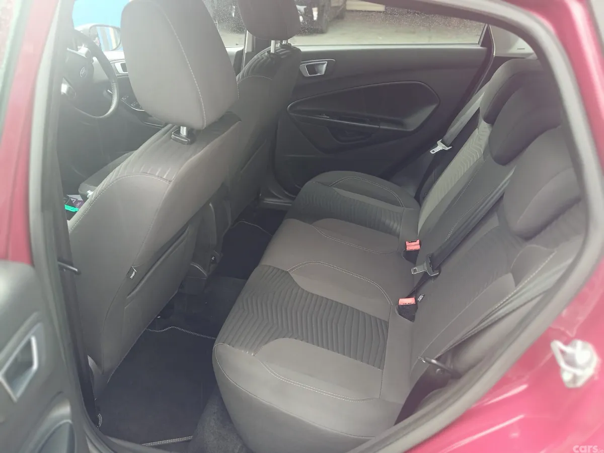 Ford Fiesta Hatchback, Petrol, 2015, Red