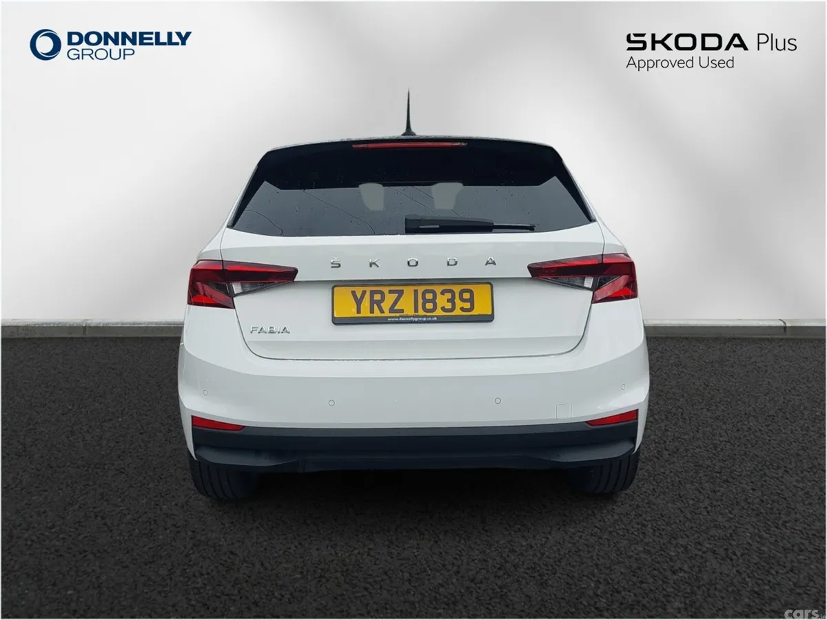 Skoda Fabia Hatchback, Petrol, 2023, White
