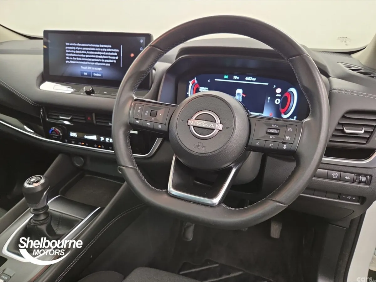Nissan Qashqai Hatchback, Petrol, 2023, White