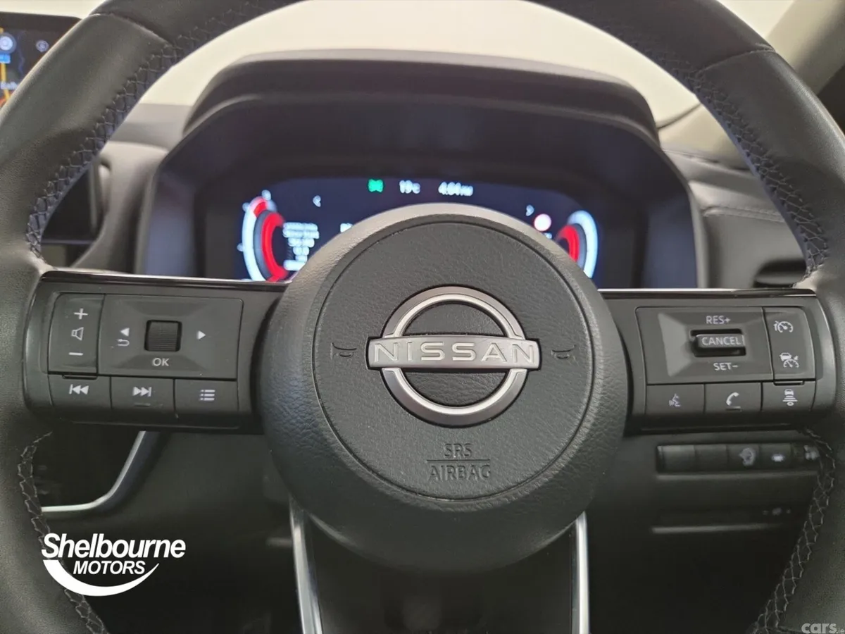 Nissan Qashqai Hatchback, Petrol, 2023, White