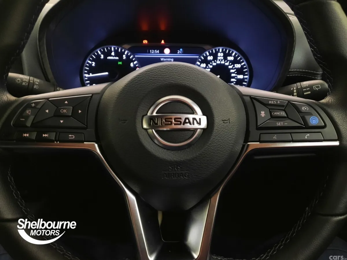 Nissan Juke Hatchback, Petrol, 2022, Silver