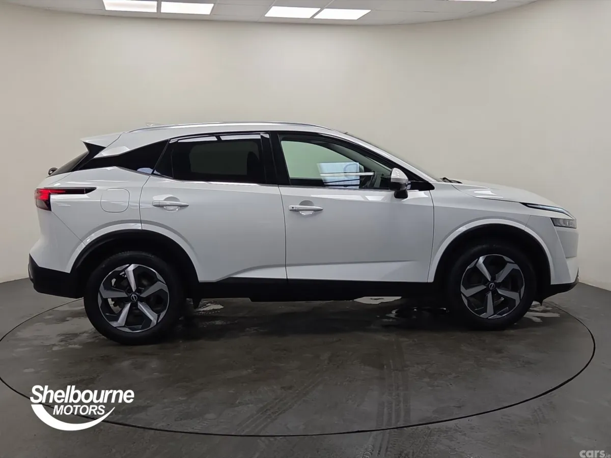 Nissan Qashqai Hatchback, Petrol, 2023, White