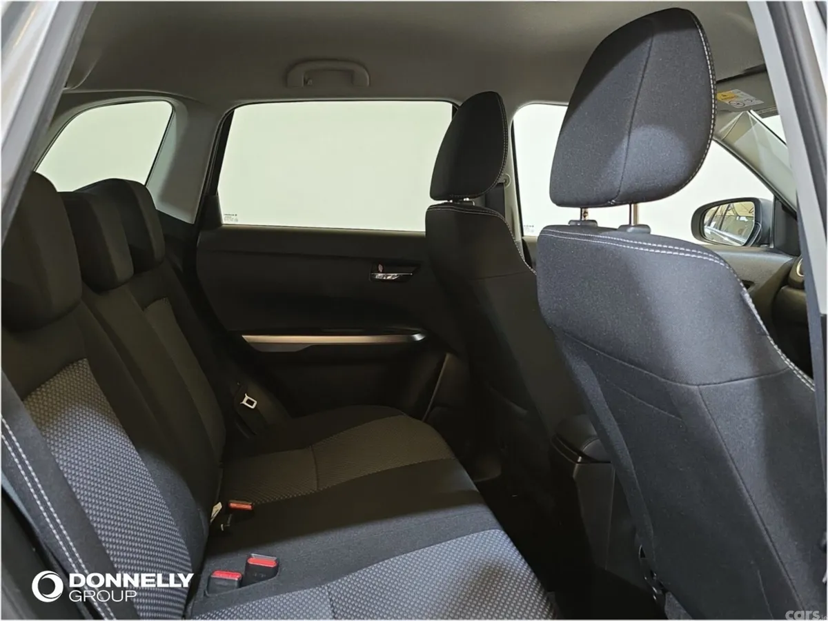 Suzuki Vitara Estate, Petrol Hybrid, 2023, Grey