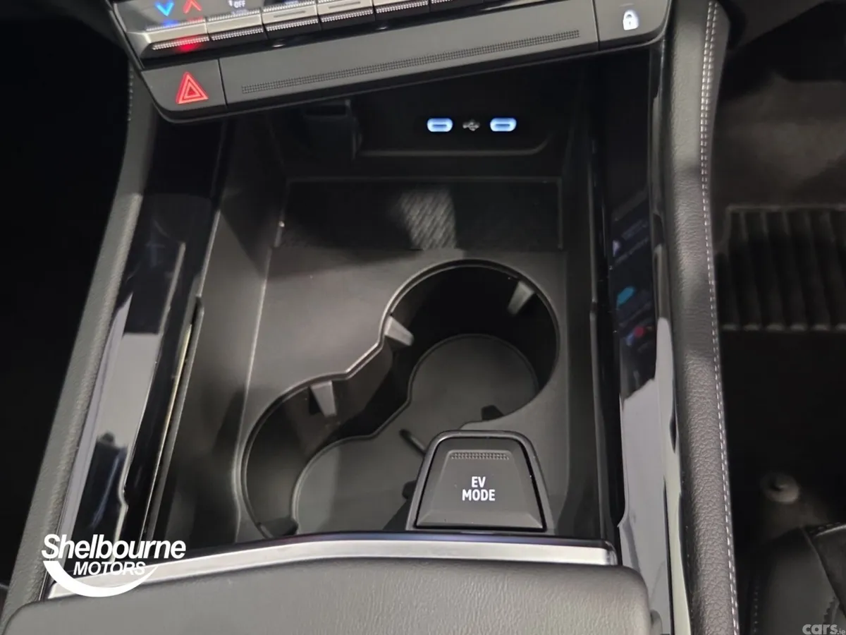 Renault Rafale Estate, Petrol Hybrid, 2025, White