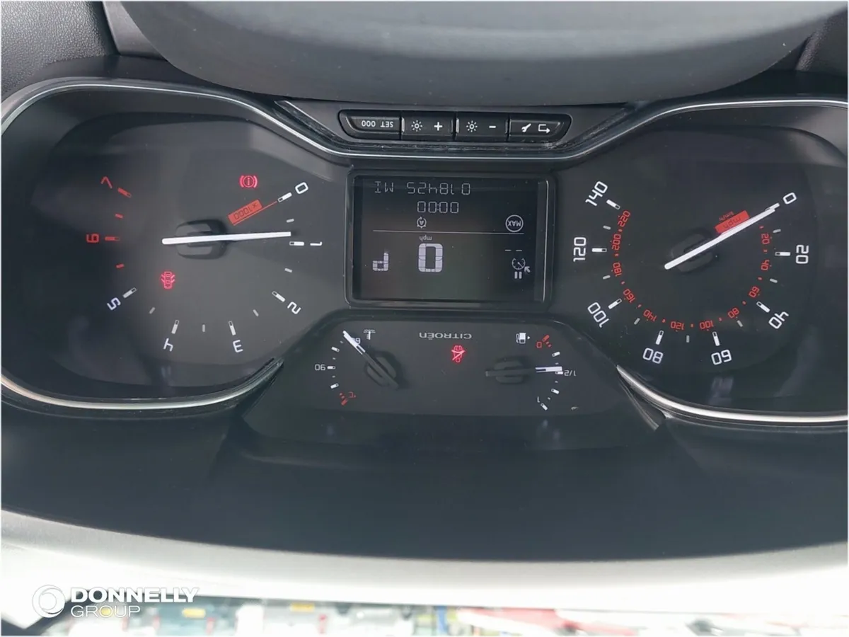 Citroen C3 Aircross Hatchback, Petrol, 2023, White