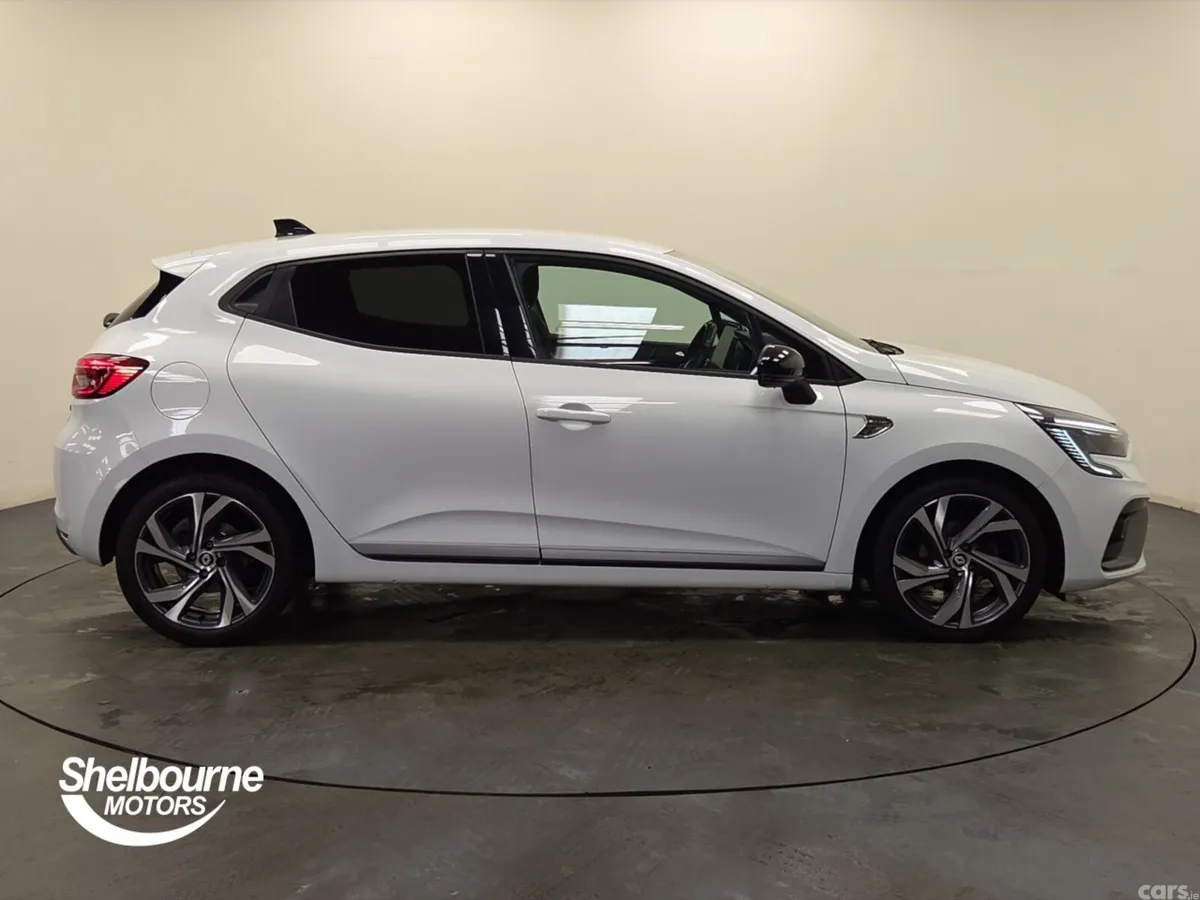 Renault Clio Hatchback, Petrol, 2023, White