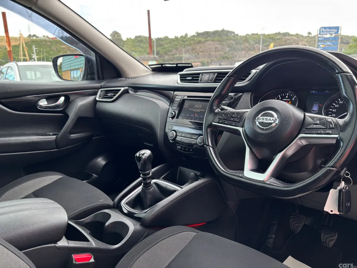 Nissan Qashqai MPV, Petrol, 2019, Grey