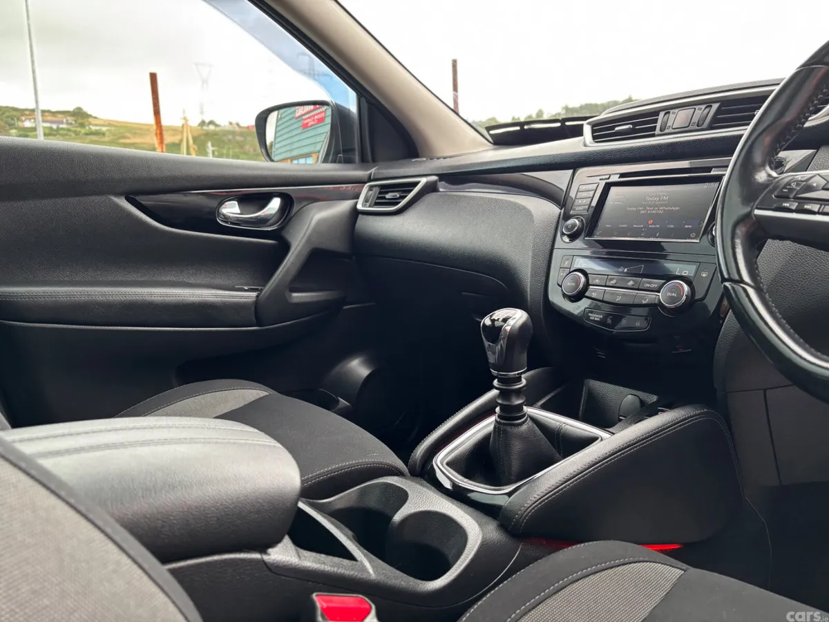 Nissan Qashqai MPV, Petrol, 2019, Grey