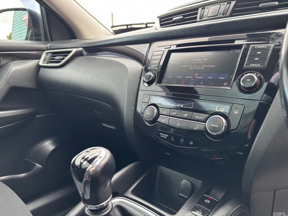 Nissan Qashqai MPV, Petrol, 2019, Grey