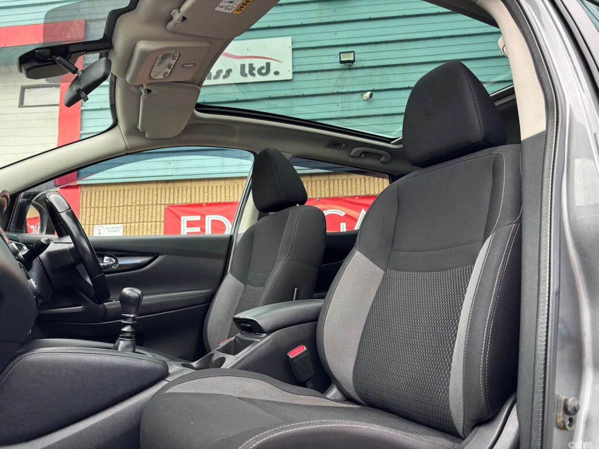 Nissan Qashqai MPV, Petrol, 2019, Grey