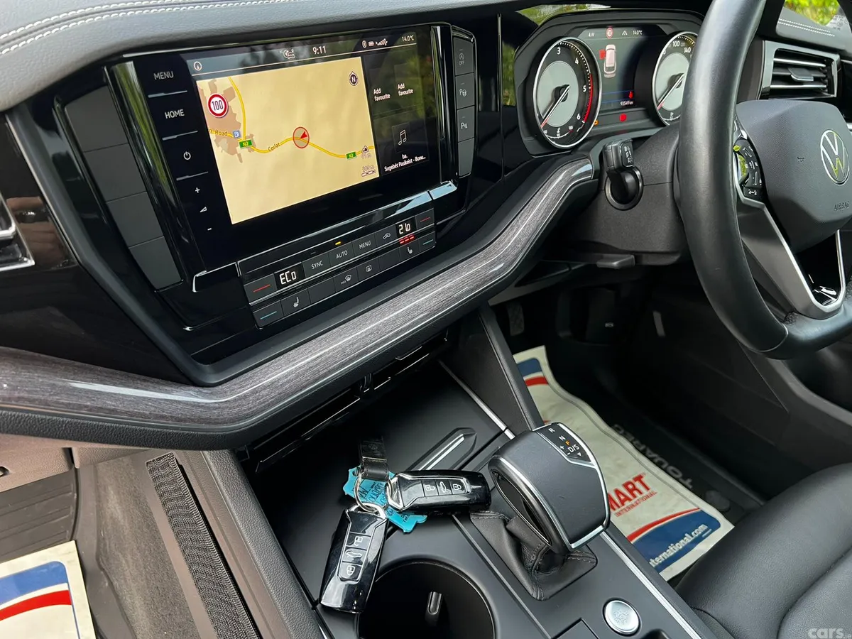 Volkswagen Touareg SUV, Diesel, 2023, Black