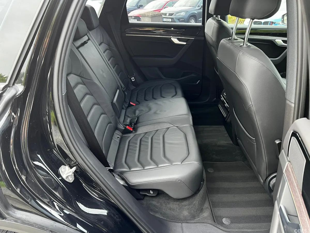 Volkswagen Touareg SUV, Diesel, 2023, Black