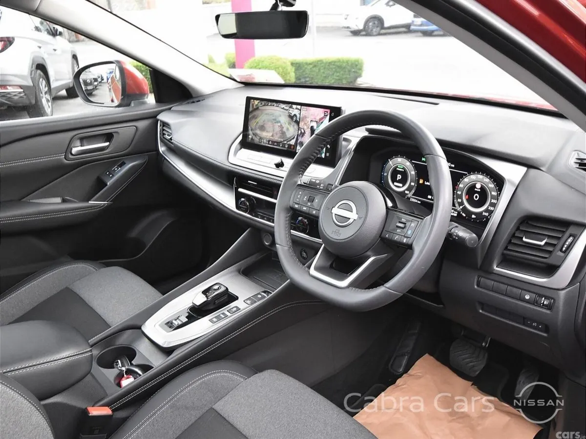 Nissan Qashqai MPV, Petrol Hybrid, 2025, Red