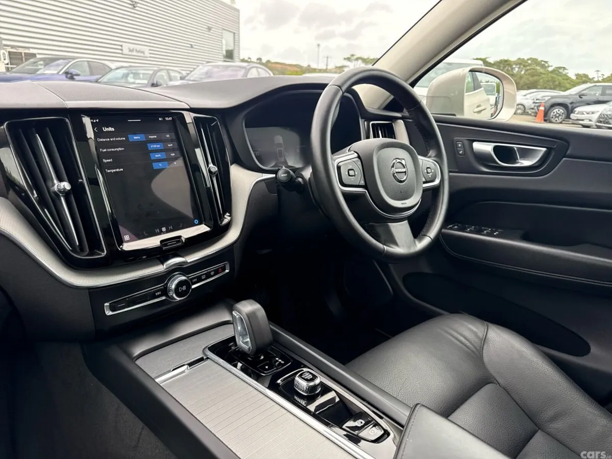 Volvo XC60 SUV, Petrol Plug-in Hybrid, 2024, Grey