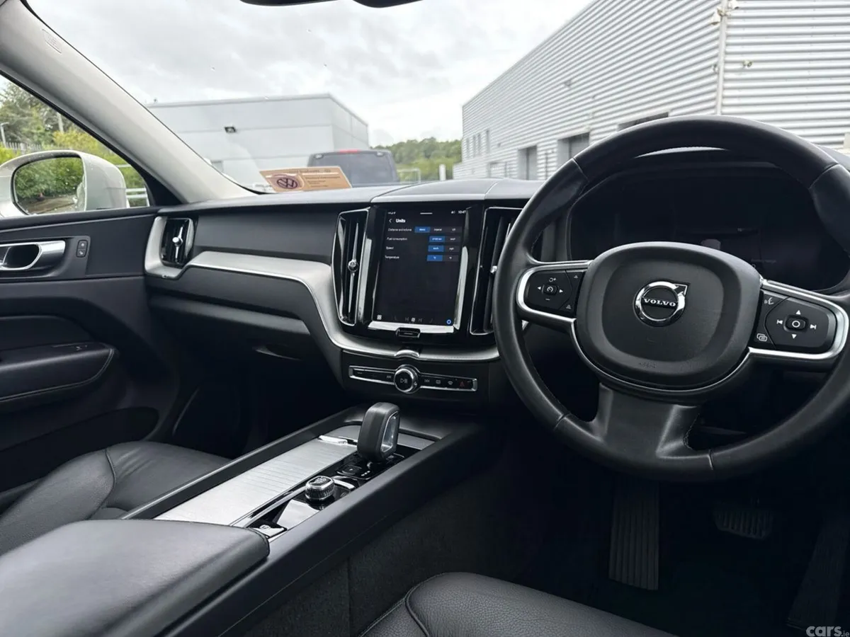 Volvo XC60 SUV, Petrol Plug-in Hybrid, 2024, Grey