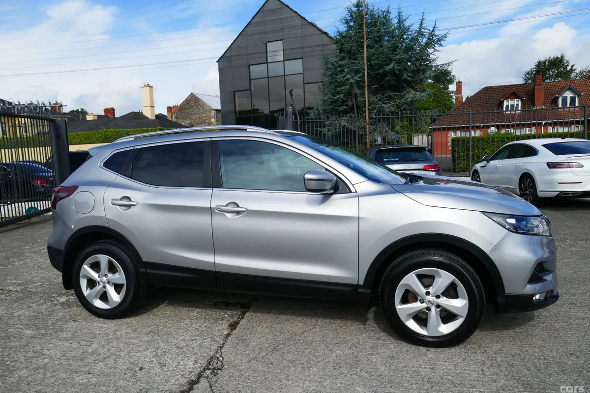 Nissan Qashqai MPV, Diesel, 2020, Grey