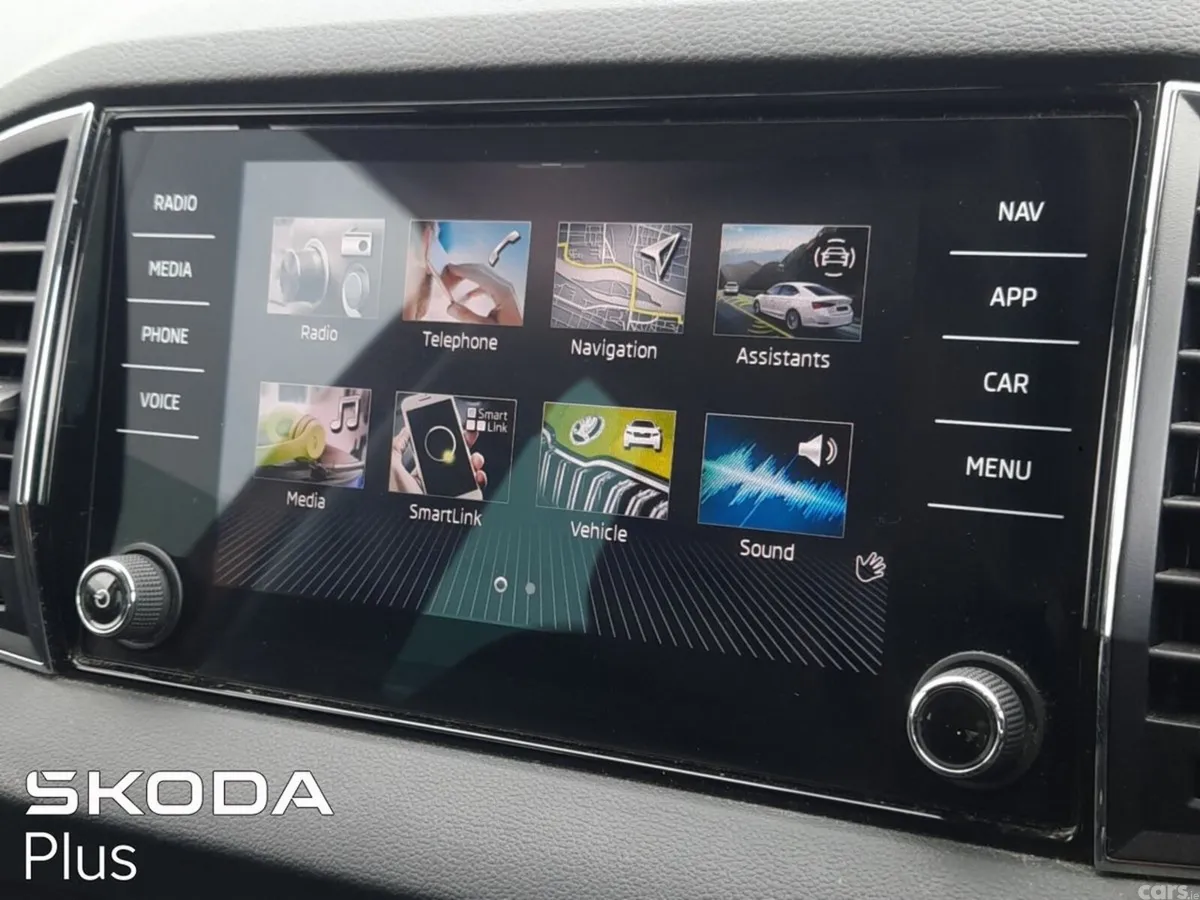 Skoda Karoq SUV, Diesel, 2023, Orange