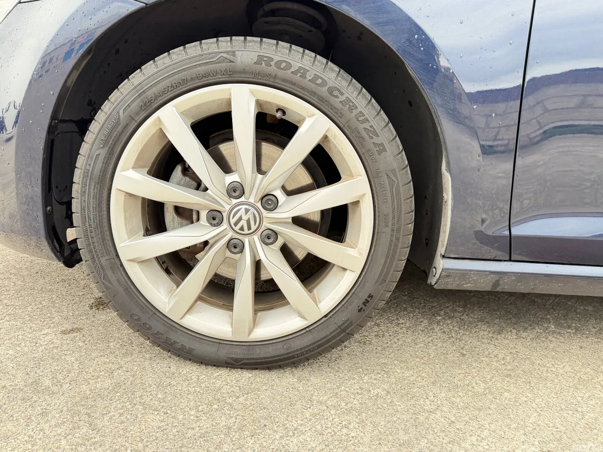 Volkswagen Golf Hatchback, Petrol, 2016, Navy