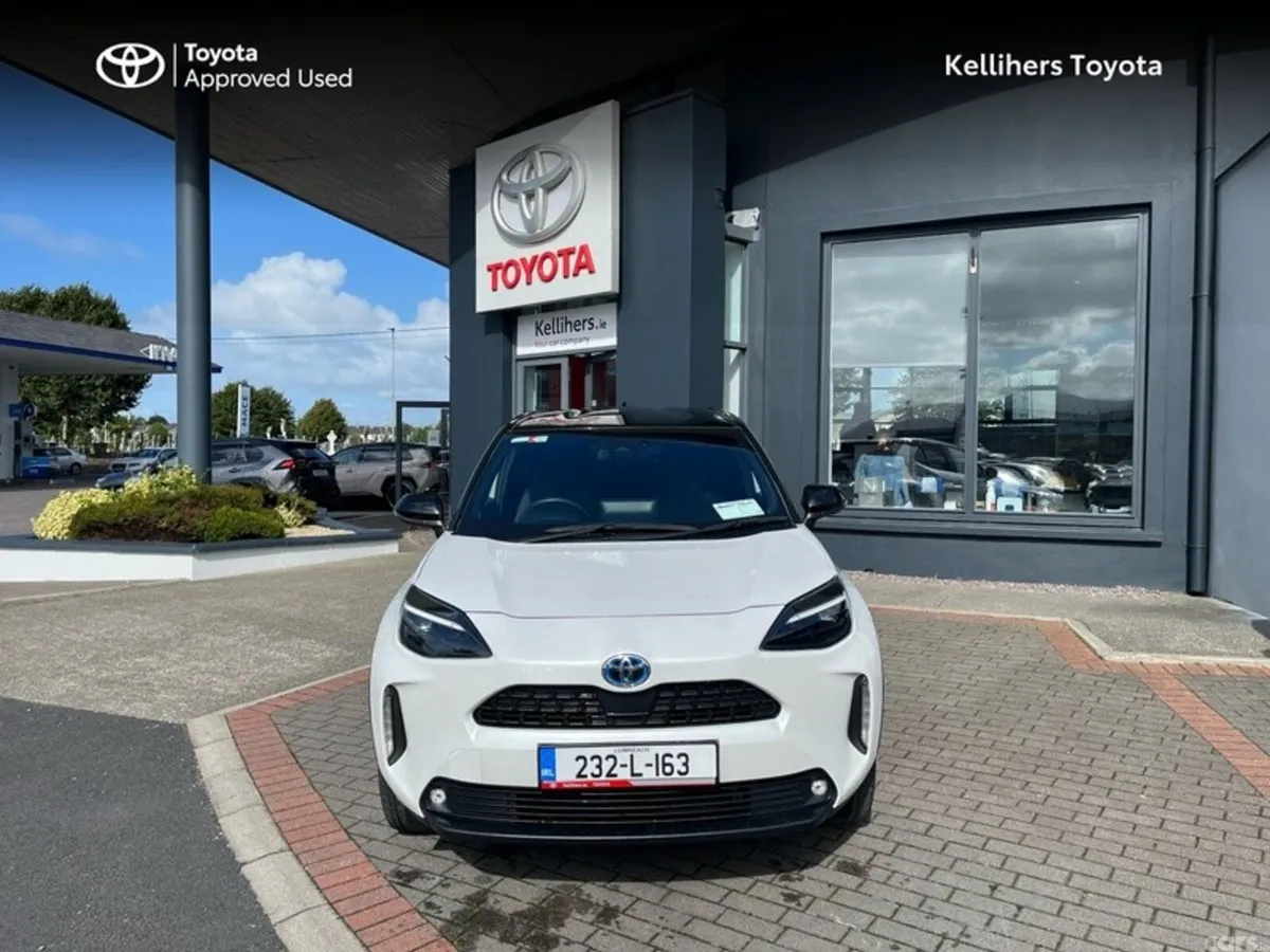Toyota Yaris Cross Hatchback, Petrol Hybrid, 2023, White
