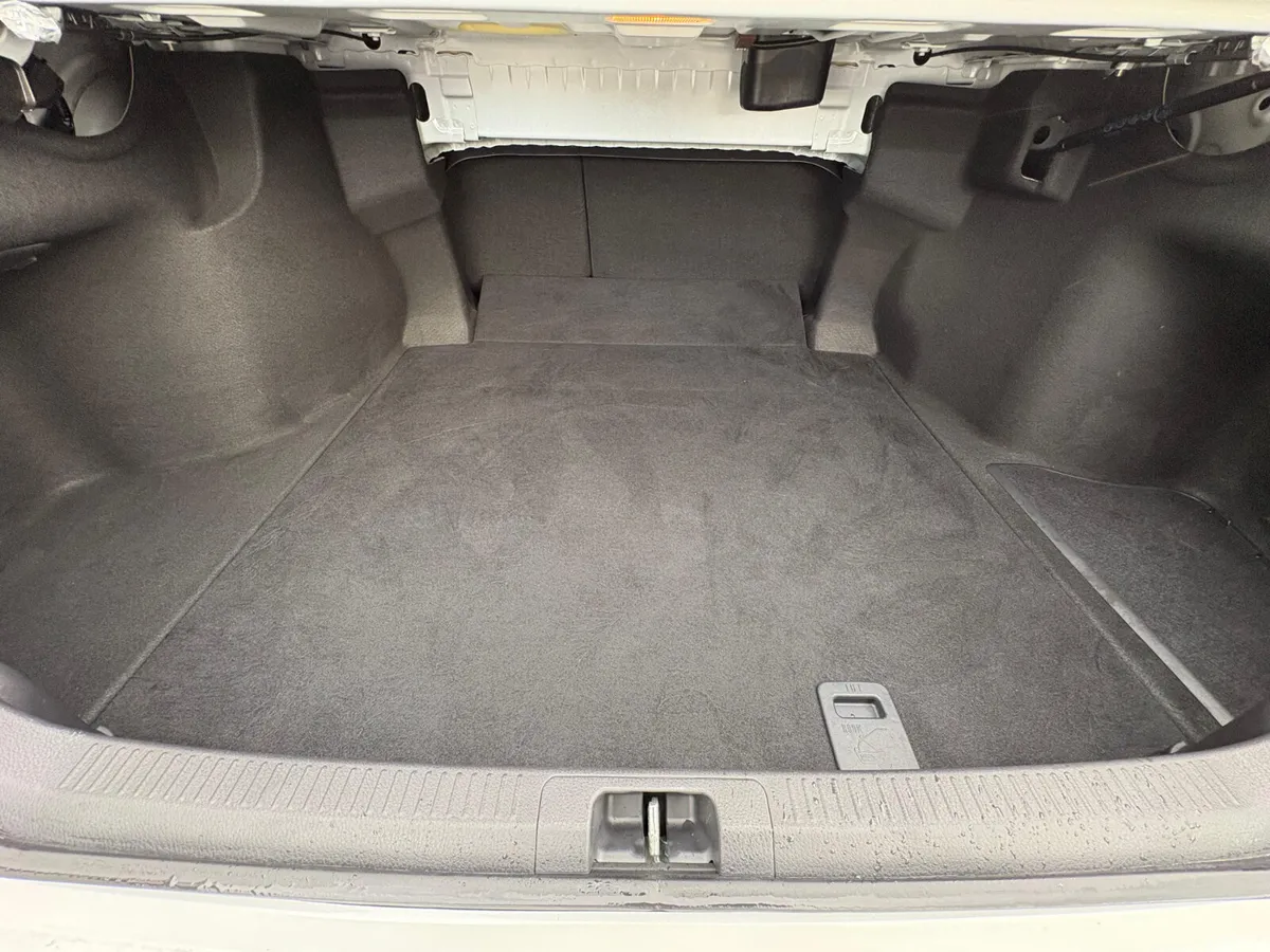 Toyota Camry Saloon, Petrol Hybrid, 2021, White